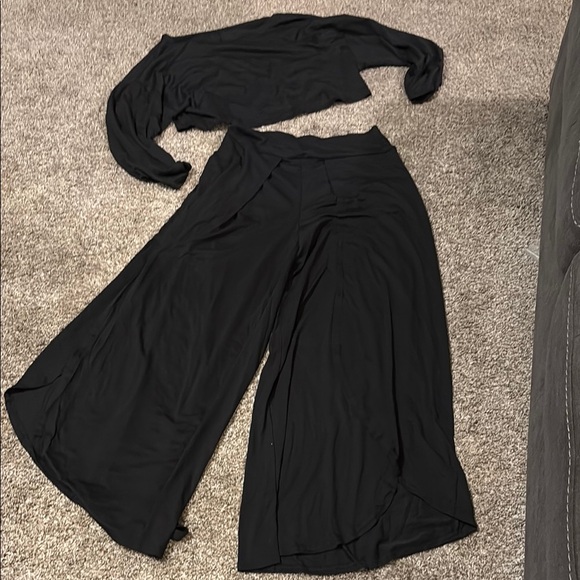 Elegant Black Women's 2 Piece Set - Picture 2 of 4
